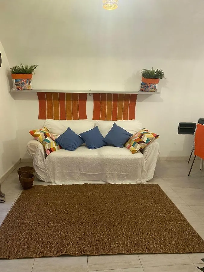 Family Home Napoli 0*,